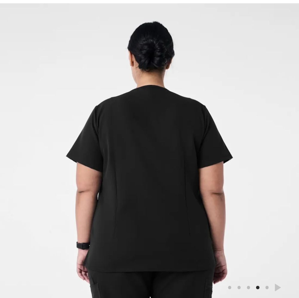 Figs Black Casma 3-Pocket Scrub Top - Picture 3 of 6